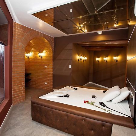 Motel Napoleon Almirante Tamandaré Kültér fotó
